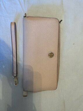 Tory Burch Pale Pink Zip-Around Wristlet Wallet